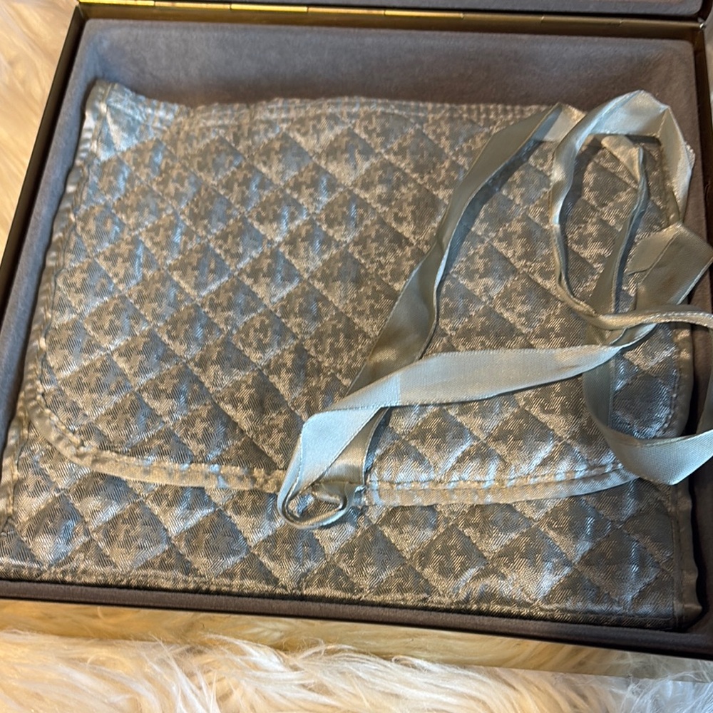 Avon Gold Accent Decor Piece - Picture 10 of 14